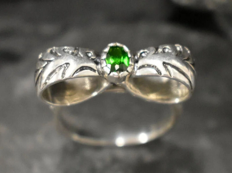 Custom Wedding Ring Set-Chrome Diopside Ring - Large Ribbon Ring - Green Bow Ring