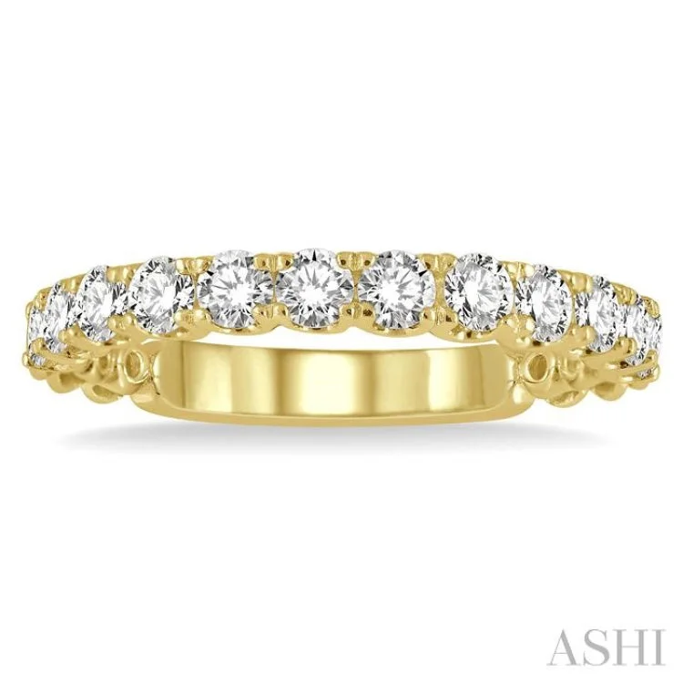 Elegant Wedding Ring for Bride-3/4 ctw Lattice Round Cut Diamond Wedding Band in 14K Yellow Gold