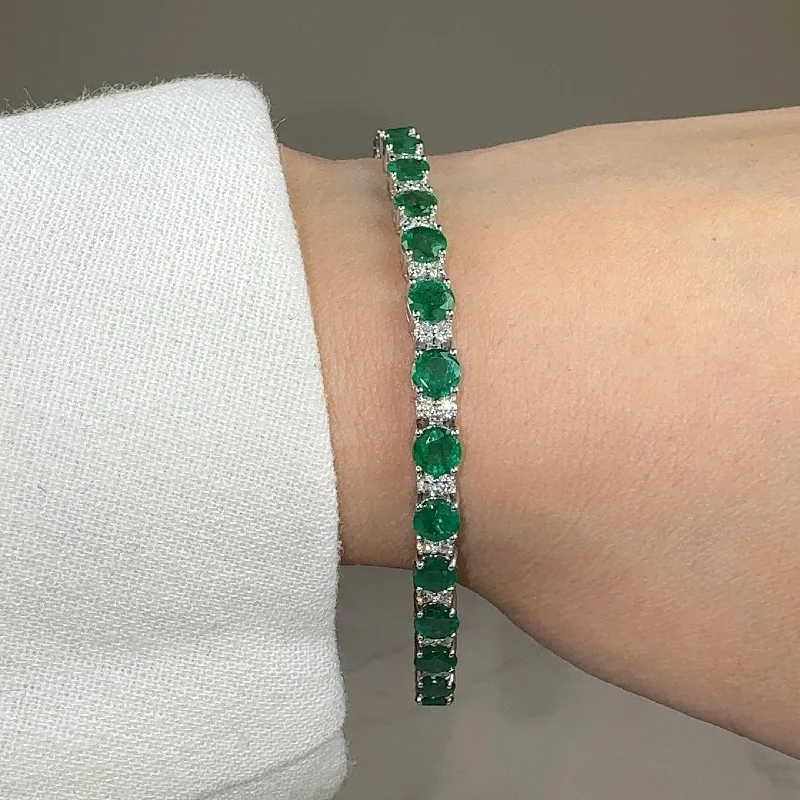 Adjustable Charm Bracelet for Bridesmaids-Round Brilliant Diamond and Emerald 4 Claw Bracelet BRDE45345