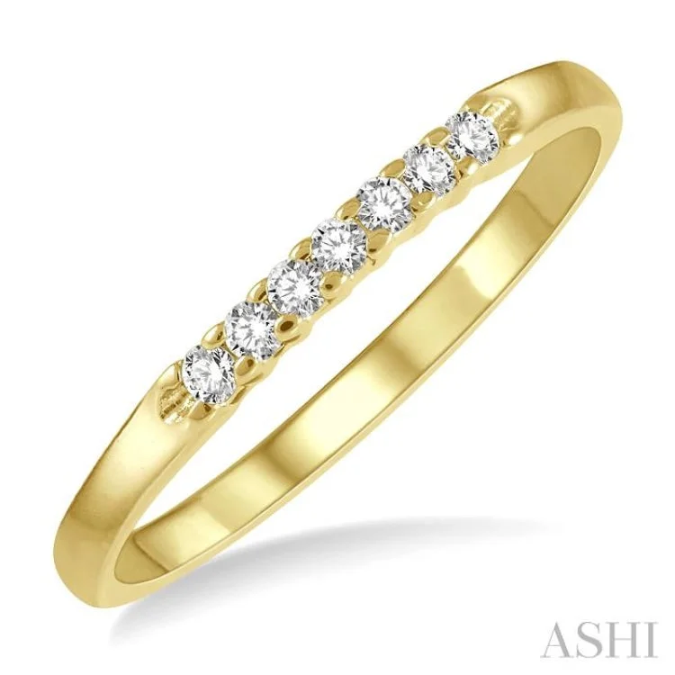 Large Engagement Ring-1/10 ctw 7 Stone Round Cut Diamond Wedding Band in 14K Yellow Gold