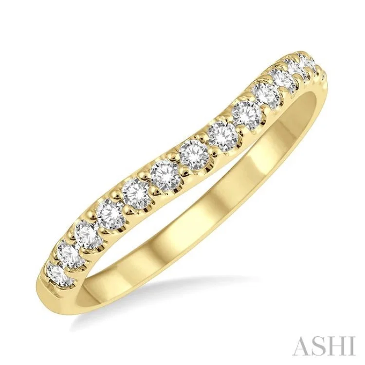 Men's Wedding Band-1/3 Ctw Arched Center Round Cut Diamond Wedding Band in 14K Yellow Gold